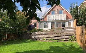 Baumberger Ferienhaus Mit Garten & Wintergarten Mit 3 Schlafzimmern & 2 Baedern